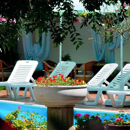 Kipos Hotel apartamentowy 3*